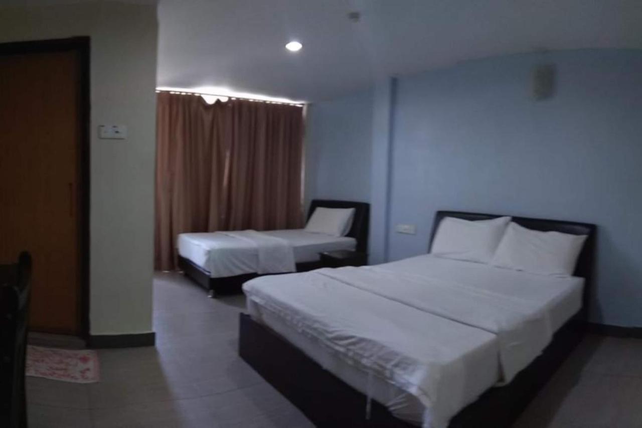 OYO 90021 Star View Hotel Kampong Batu Tiga Exterior foto